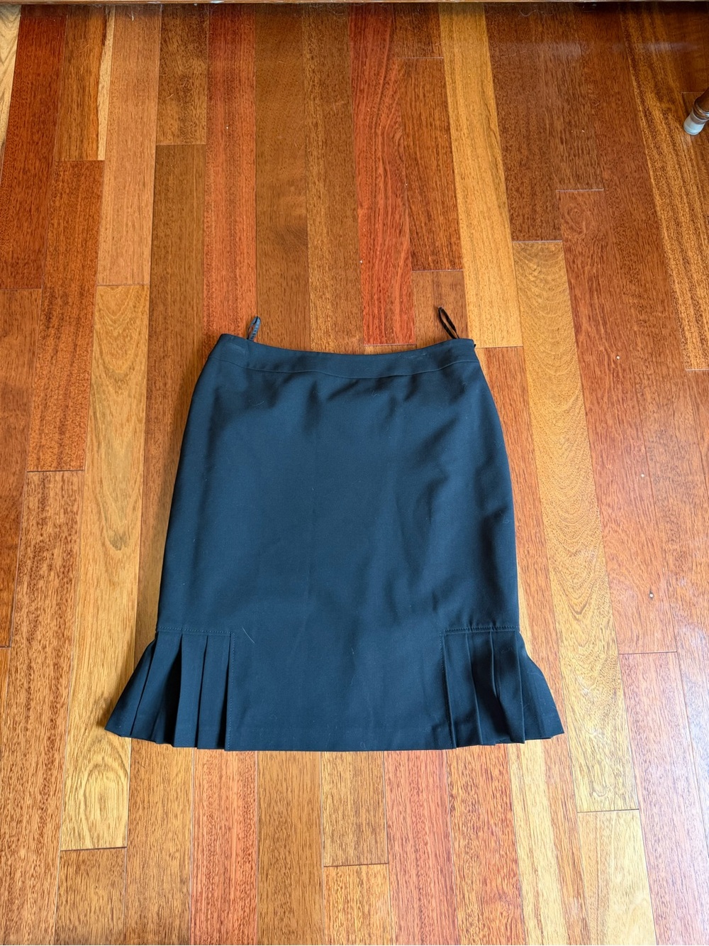 Tahari Black Pleated-Hem Pencil Skirt